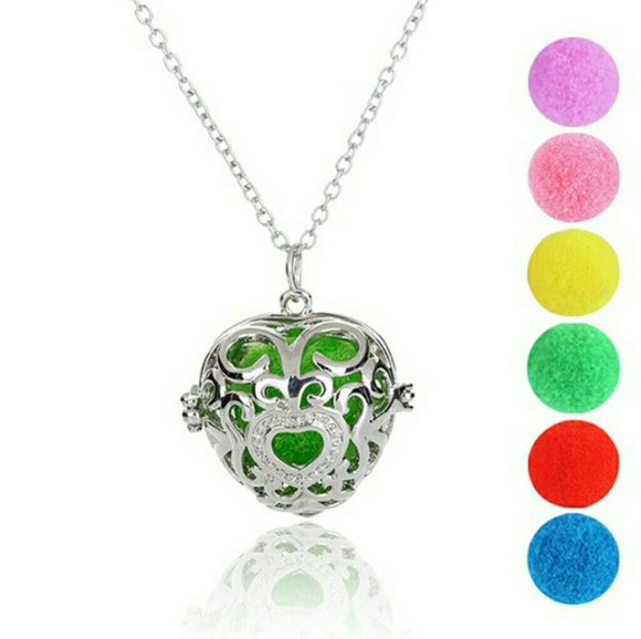Jewelry - Aromatherapy Essential Oil Diffuser Necklace